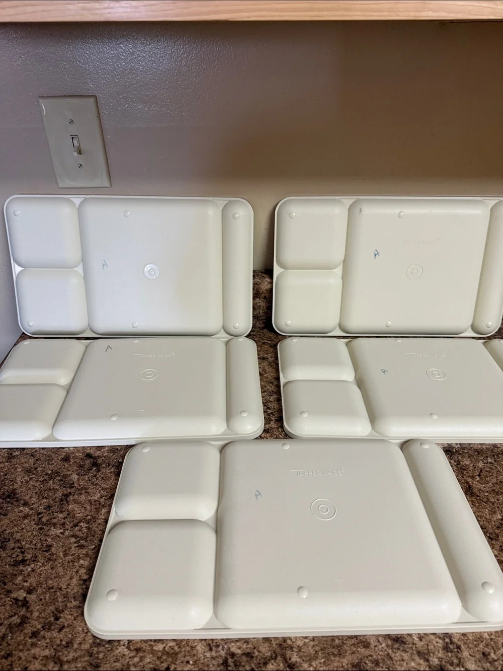 Set of 5 beige Tupperware compartment Meal Trays Very Good used condition